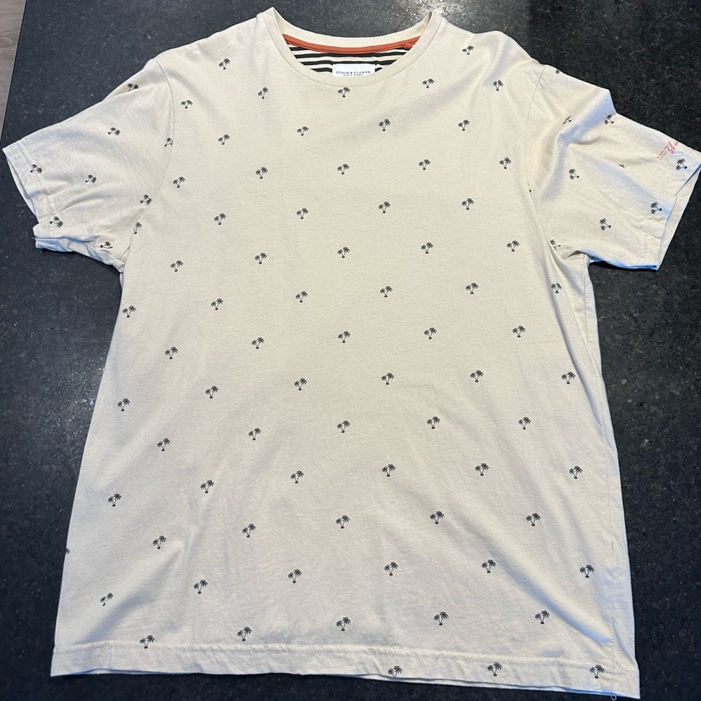Denim & Flower Palm Tree Tee Size L